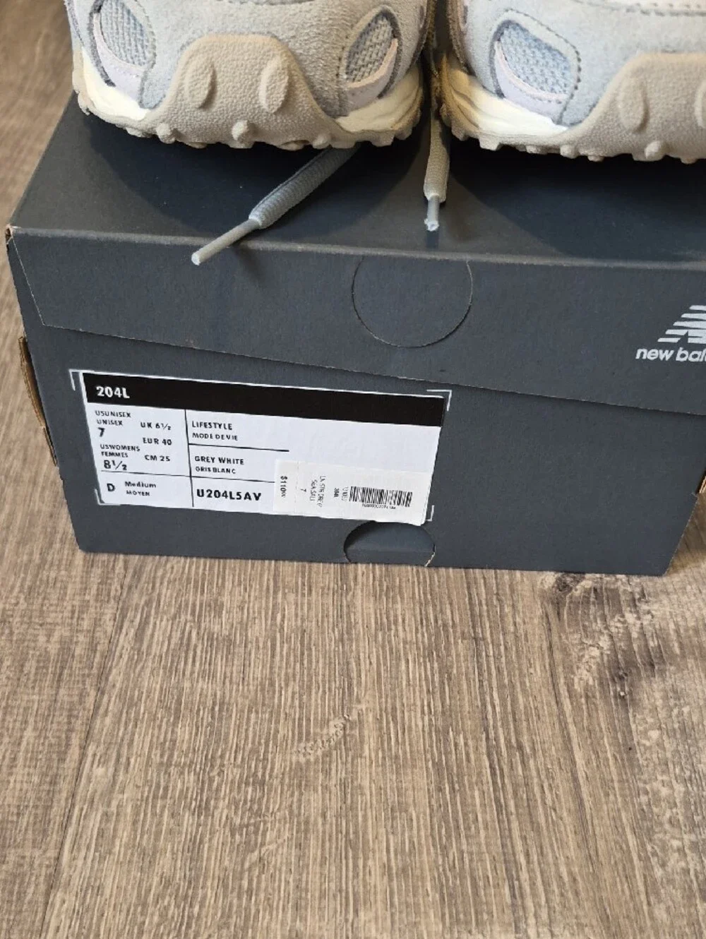 New Balance 204L Sneakers – Unisex